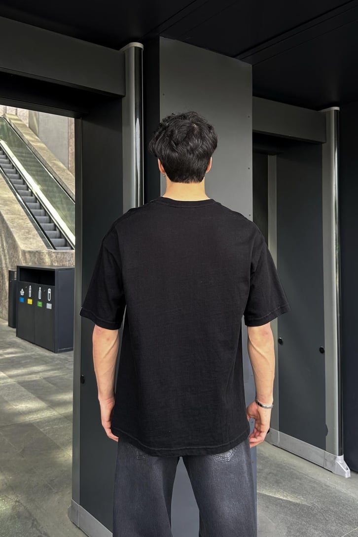 Yazı Nakışlı Siyah Oversize Tişört