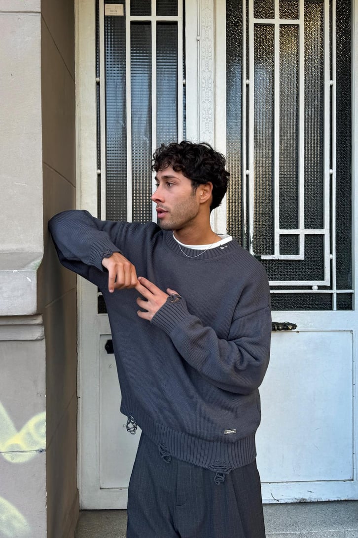 Yırtık Model Triko Kazak