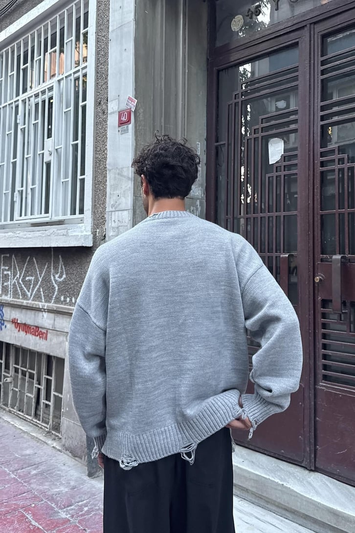 Yırtık Model Triko Kazak
