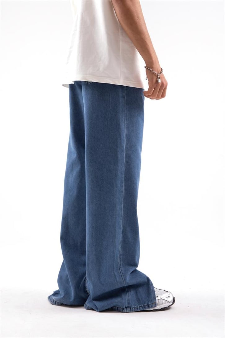 Yırtmaç Detaylı Baggy Jean
