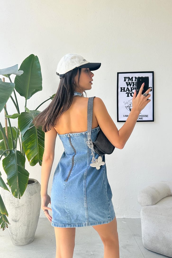 Zincir Detaylı Mini Kot Elbise