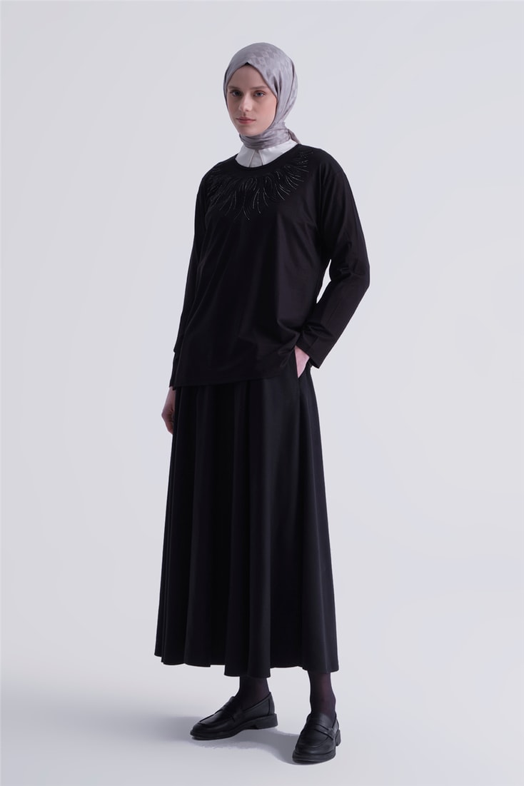 Armine Penye Siyah