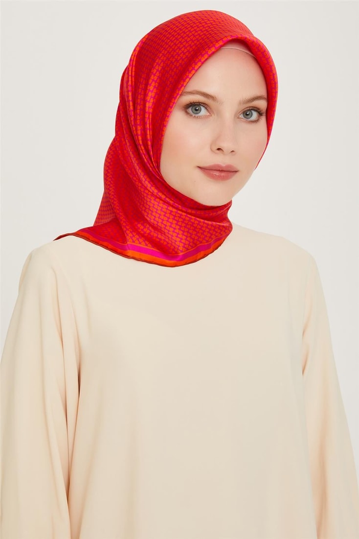 Armine Klasik Desenli Sura Saf İpek Eşarp 9243D 06 33