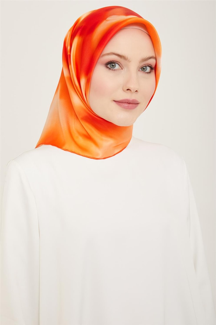 Armine Çiçek Desenli Twill İpek Eşarp 24Ya9124 82 86 