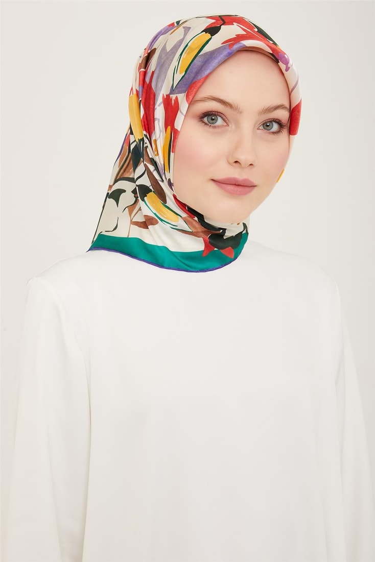 Armine Çiçek Desenli Twill İpek Eşarp 24Ya9153 52 82