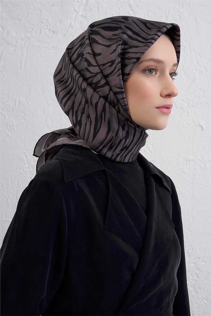 Armine Klasik Desenli Saf İpek Twill Eşarp 9435D 43 