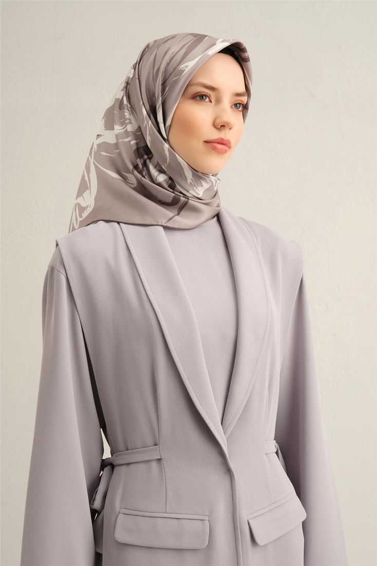Armine Çiçek Desenli Saf İpek Twill Eşarp 9322D 82 