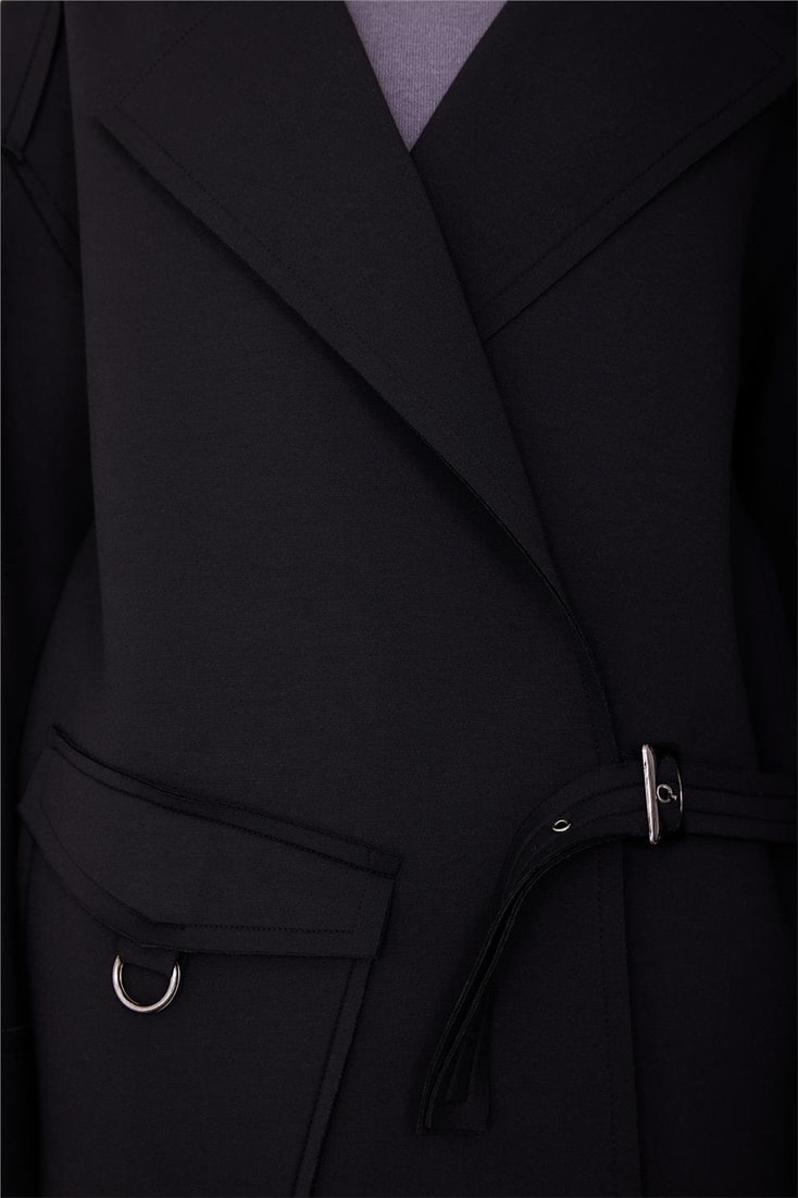 Armine Cebi Aksesuar Detaylı Tokalı Kap 23K7127 Siyah