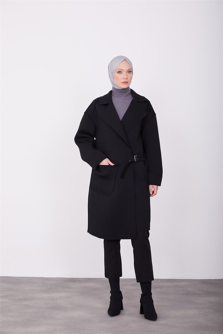 Armine Cebi Aksesuar Detaylı Tokalı Kap 23K7127 Siyah