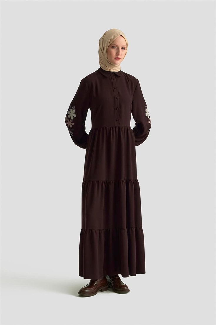 Armine Nakışlı Katlı Elbise 25KD1121 Kahverengi