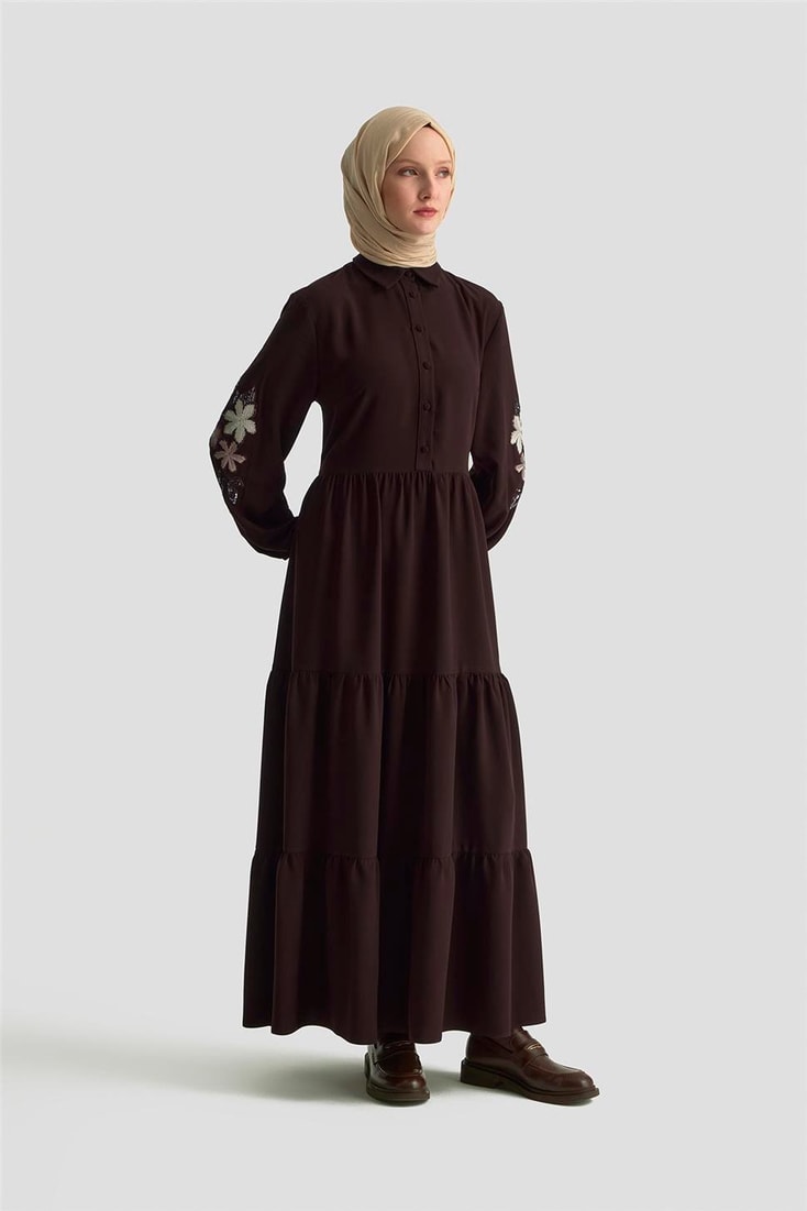 Armine Nakışlı Katlı Elbise 25KD1121 Kahverengi