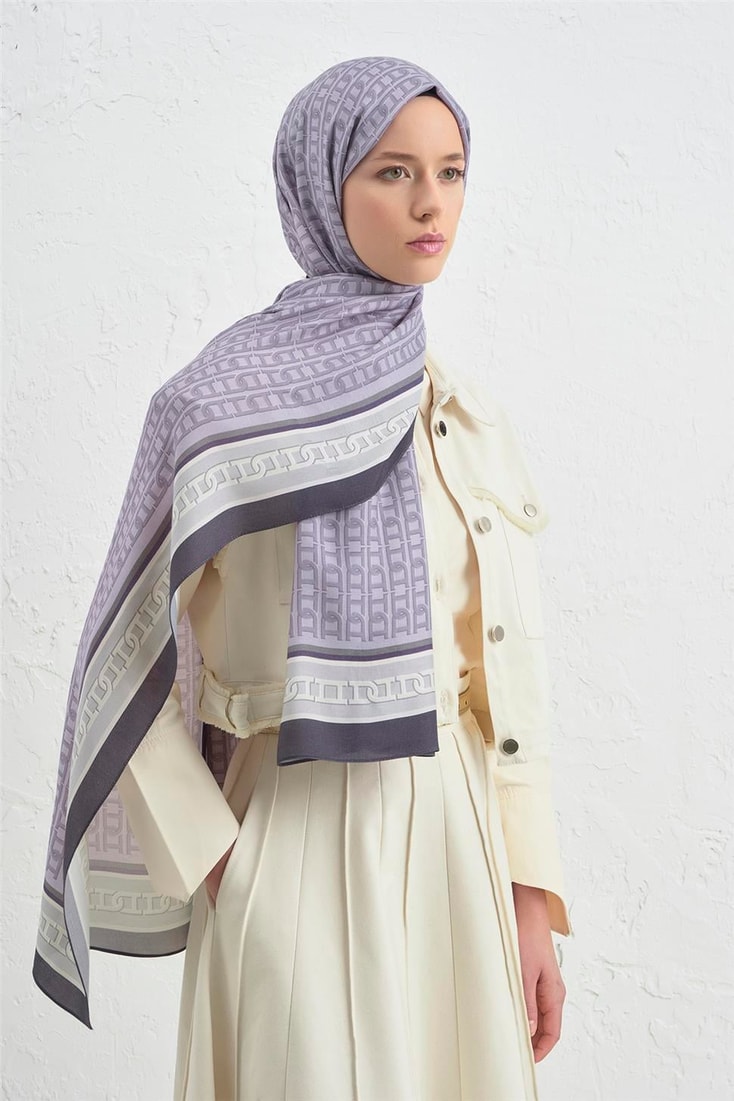 Armine İpek Tensel Monogram Şal 13