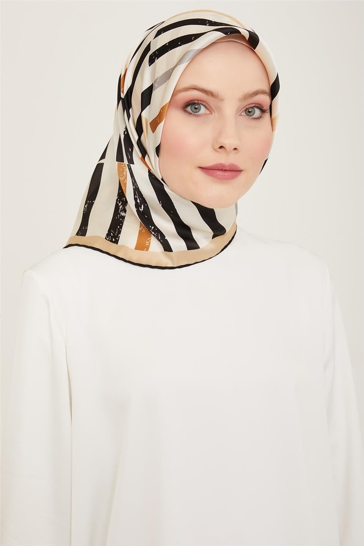 Armine Sura İpek Eşarp 24Ya9101 32 84