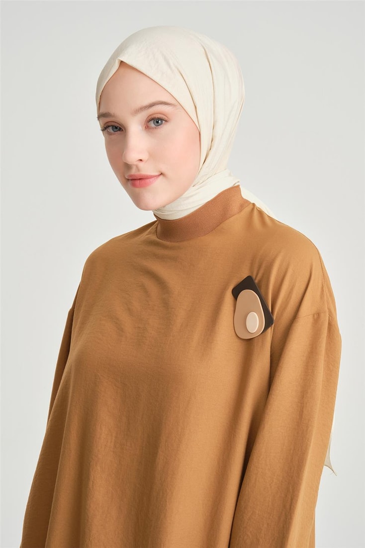 Armine Broşlu Bluz Ort3100 Çikolata
