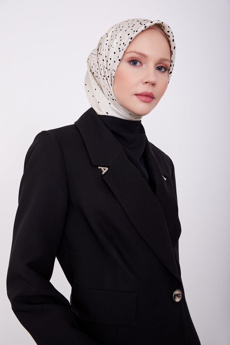 Armine Yakası Logo Detaylı Takım 23K6708 Siyah