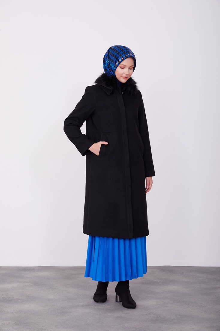 Armine Fur Collar Detailed Front Placket Coat 23K7814 Black