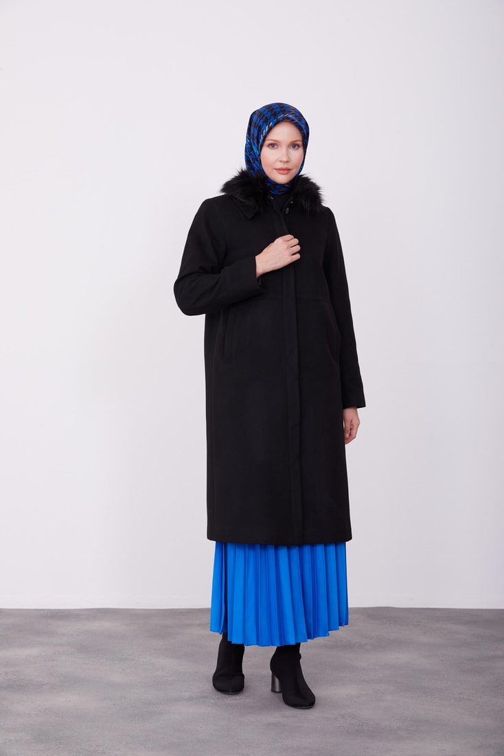 Armine Fur Collar Detailed Front Placket Coat 23K7814 Black