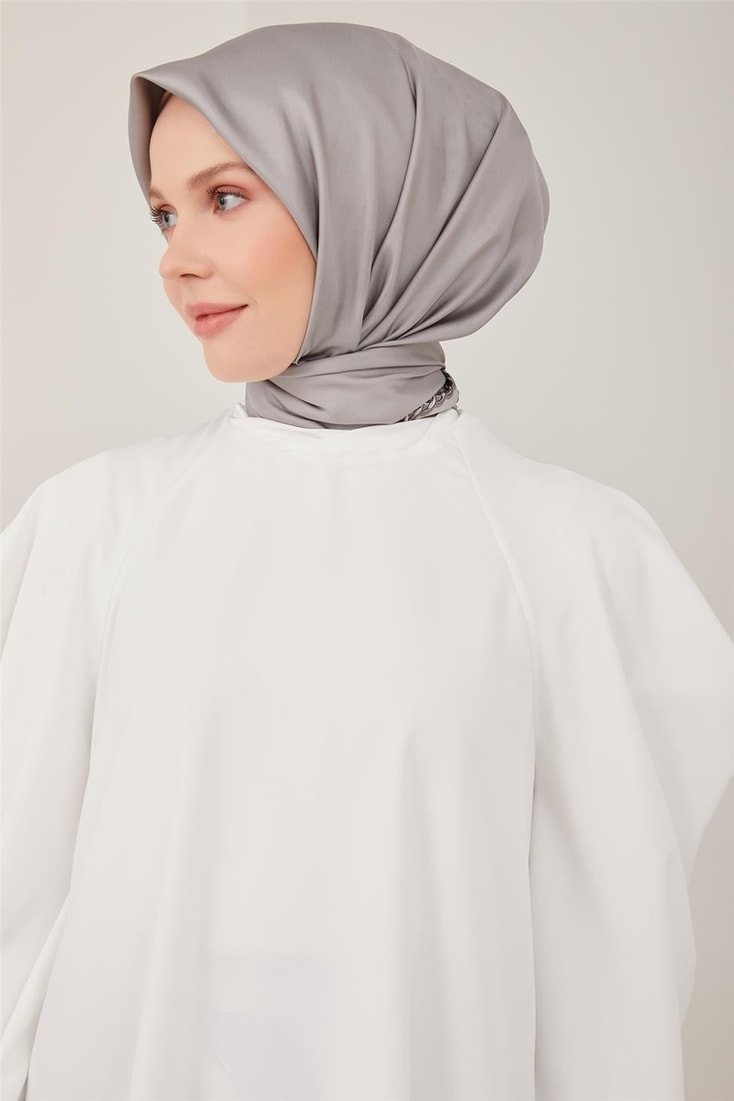 Armine Shoulder Drop Satin Blouse 23Y3310 İnci