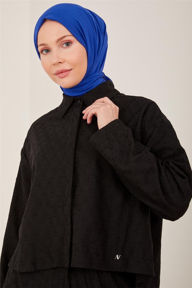Armine Brodeli Short Front Long Back Shirt 23Y3332 Black