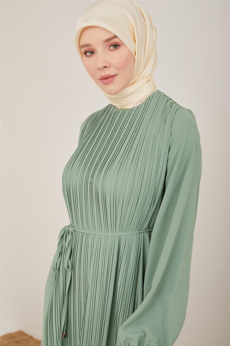 Armine Önü Piliseli Elbise 22Y9435 Yeşim