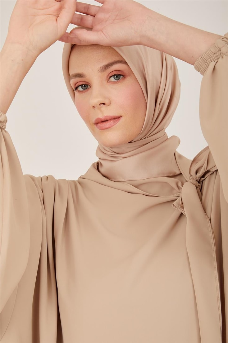 Armine Omuzda Bağlama Detaylı Elbise 23Y9624 Latte
