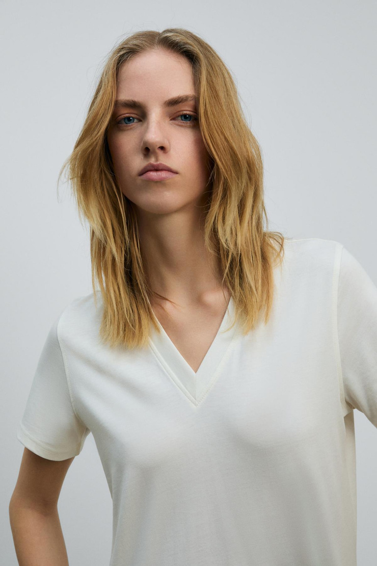 ALINE Kadın %100 organik Pamuk Derin V Yakalı Comfort Fit Ekru T-Shirt