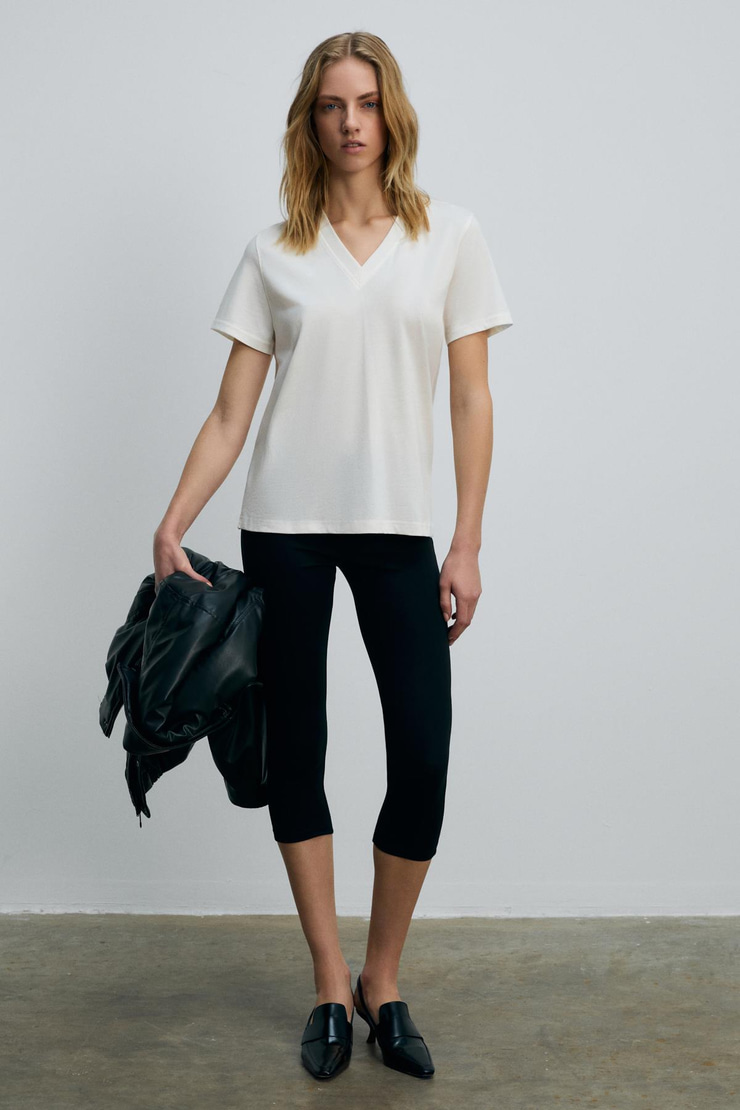 ALINE Kadın %100 organik Pamuk Derin V Yakalı Comfort Fit Ekru T-Shirt