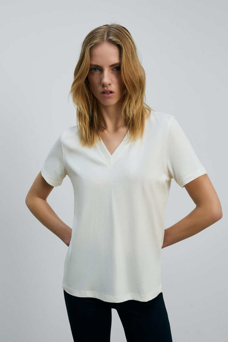 ALINE Kadın %100 organik Pamuk Derin V Yakalı Comfort Fit Ekru T-Shirt