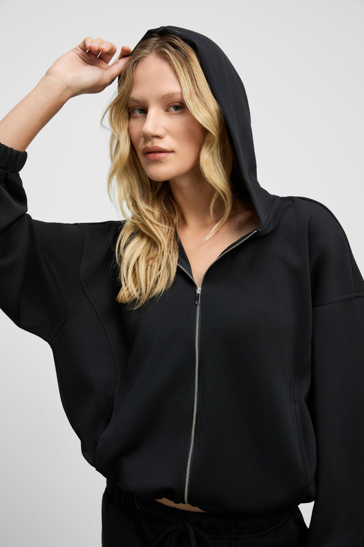 AMOURA Kadın Yumuşak Ve Esnek Kumaşlı Kapüşonlu Fermuarlı Uzun Kollu Siyah Sweatshirt