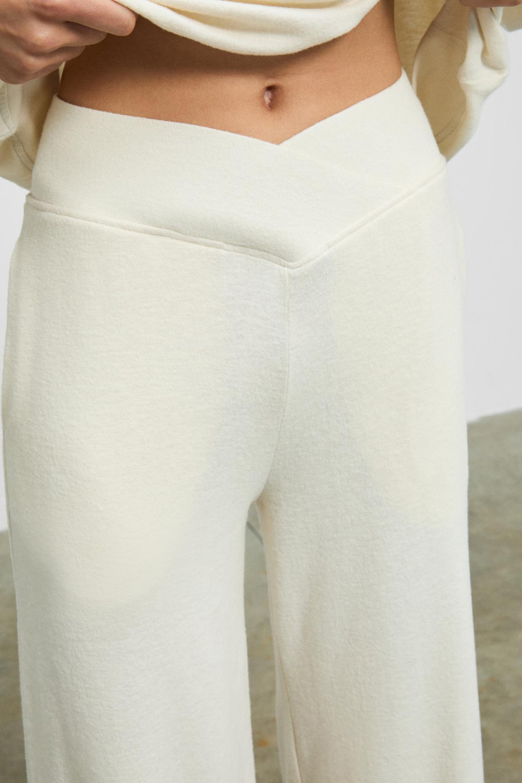 ARTREOS Kadın Yumuşak Ve Esnek Kumaşlı Asimetrik Kemerli Ekru Eşofman Altı