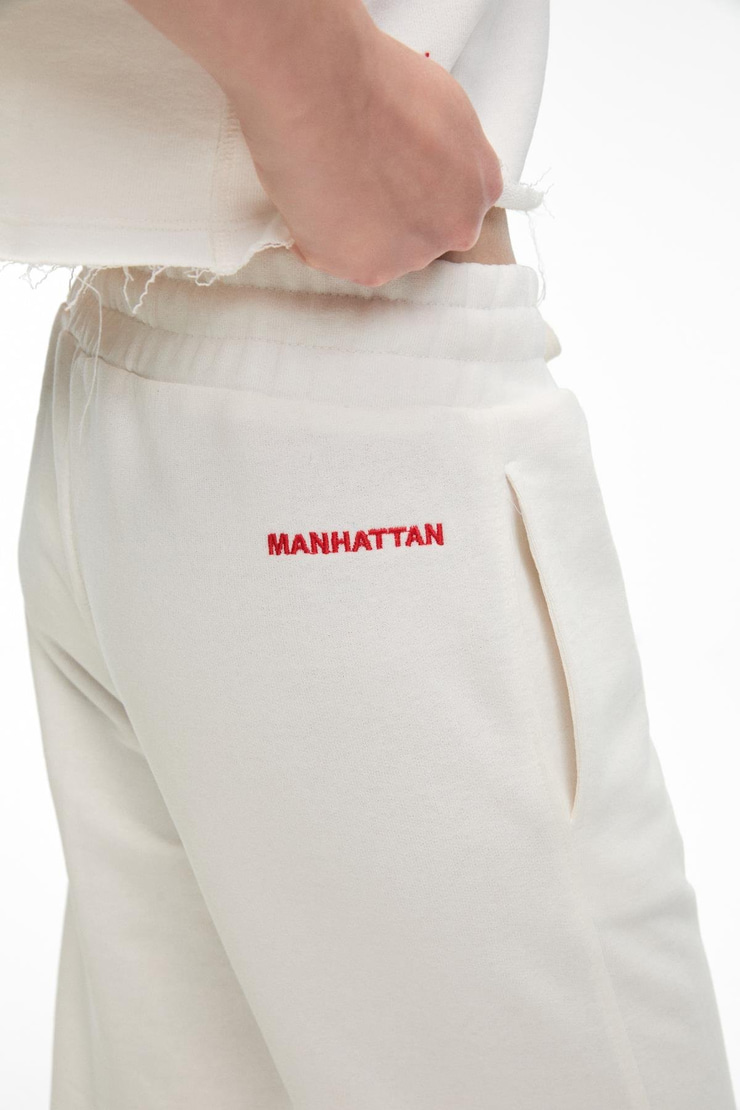 AVENZA Kadın Nakış Detaylı Yanları Cepli Regular Geniş Paçalı Ekru Eşofman Altı