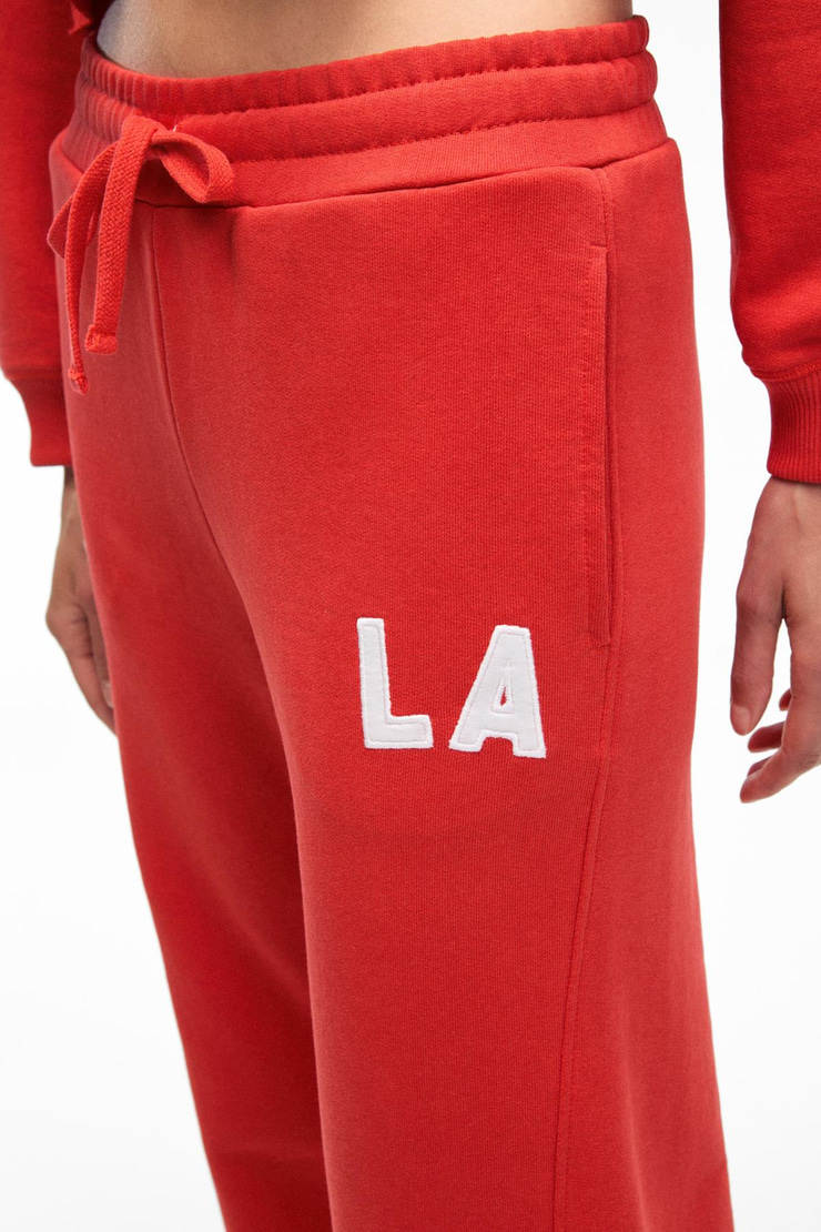 AVENZA Kadın Nakış Detaylı Yanları Cepli Regular Geniş Paçalı Kırmızı Eşofman Altı