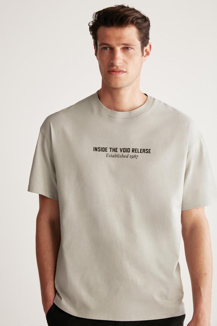 BASTIAN Erkek Sırt Baskı Detaylı Oversize %100 Organik Pamuk Örme Kısa Kol Gri T-Shirt