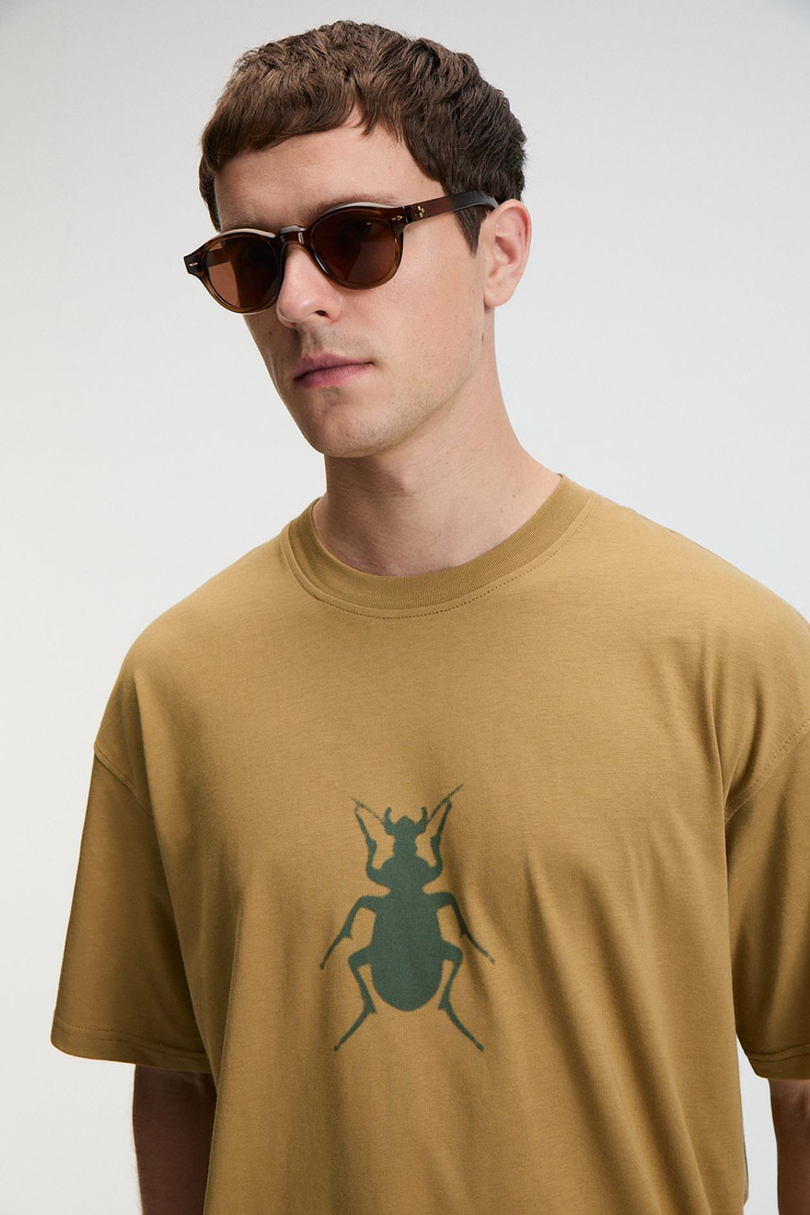BOLD Erkek %100 Pamuk Oversize Fit Baskılı Kısa Kollu Yuvarlak Yakalı Koyu Bej T-Shirt