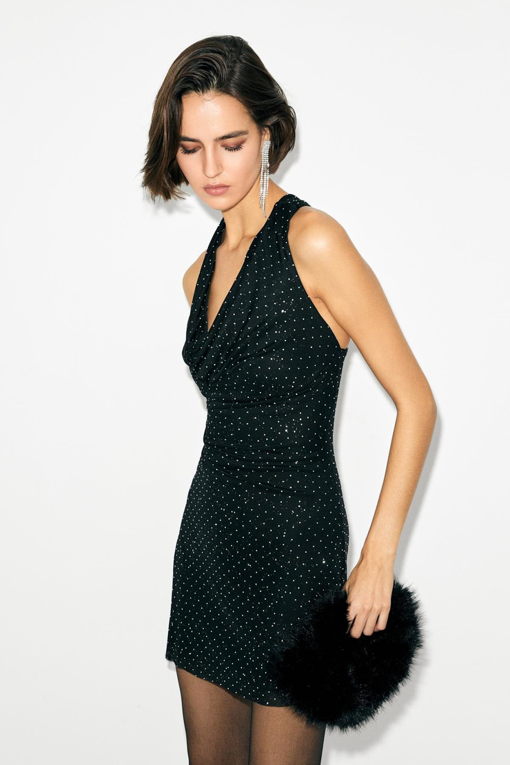 CANDELA Kadın Degaje Yaka Tül Üzeri Taş Detaylı Full Astarlı Sırt Çapraz Askılı Mini Parti Siyah Elbise