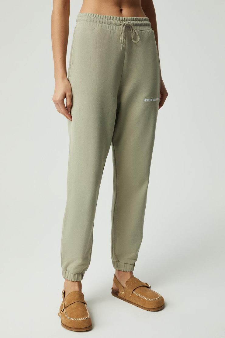 CARROLINE Kadın Nakış İşlemeli Relaxed Dar Paça Organik Pamuk Gri Eşofman Altı