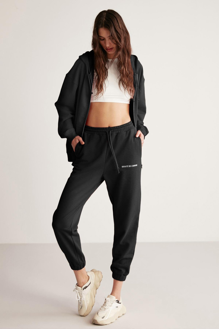 CARROLINE Kadın Nakış İşlemeli Relaxed Dar Paça Organik Pamuk Siyah Eşofman Altı