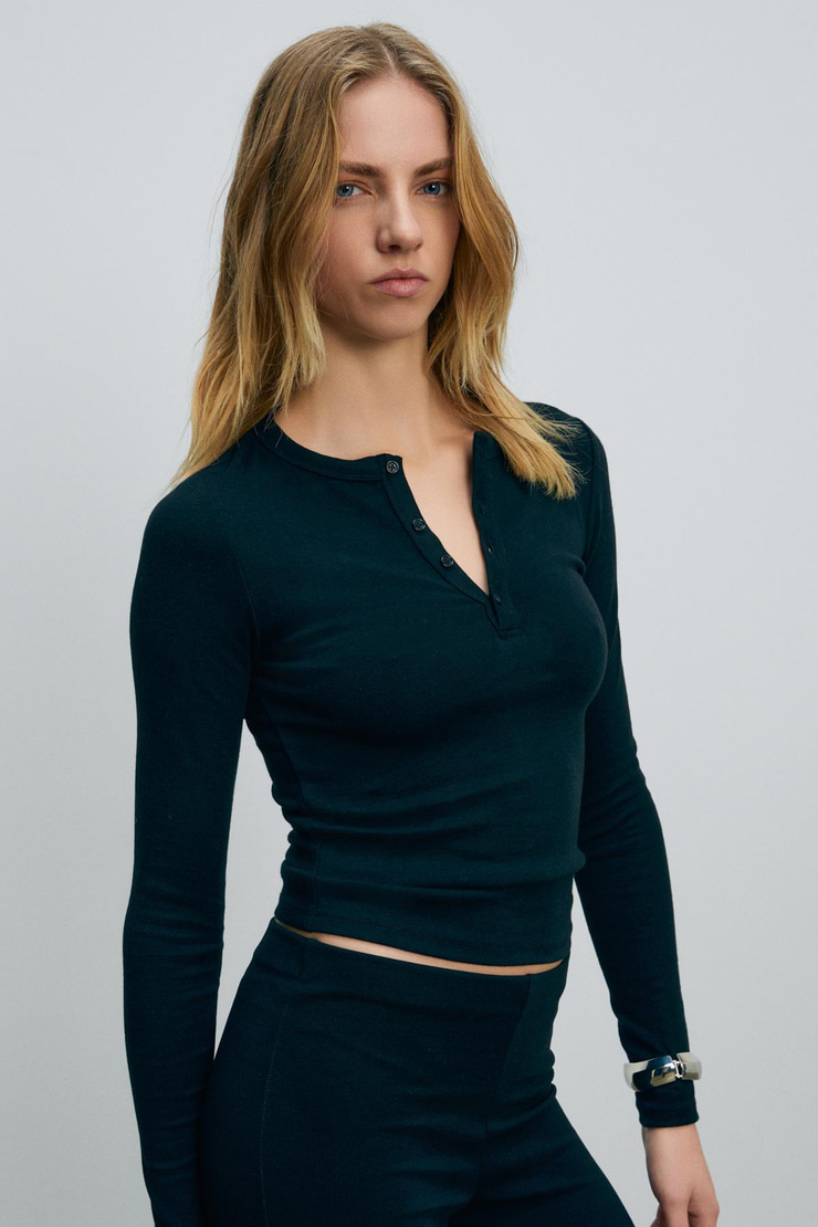 CIELO Kadın Yuvarlak Yaka Önü Yarım Pat Fonksiyonel Düğmeli Uzun Kollu Siyah Bluz