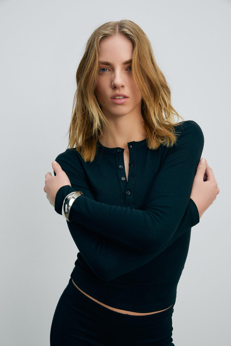 CIELO Kadın Yuvarlak Yaka Önü Yarım Pat Fonksiyonel Düğmeli Uzun Kollu Siyah Bluz