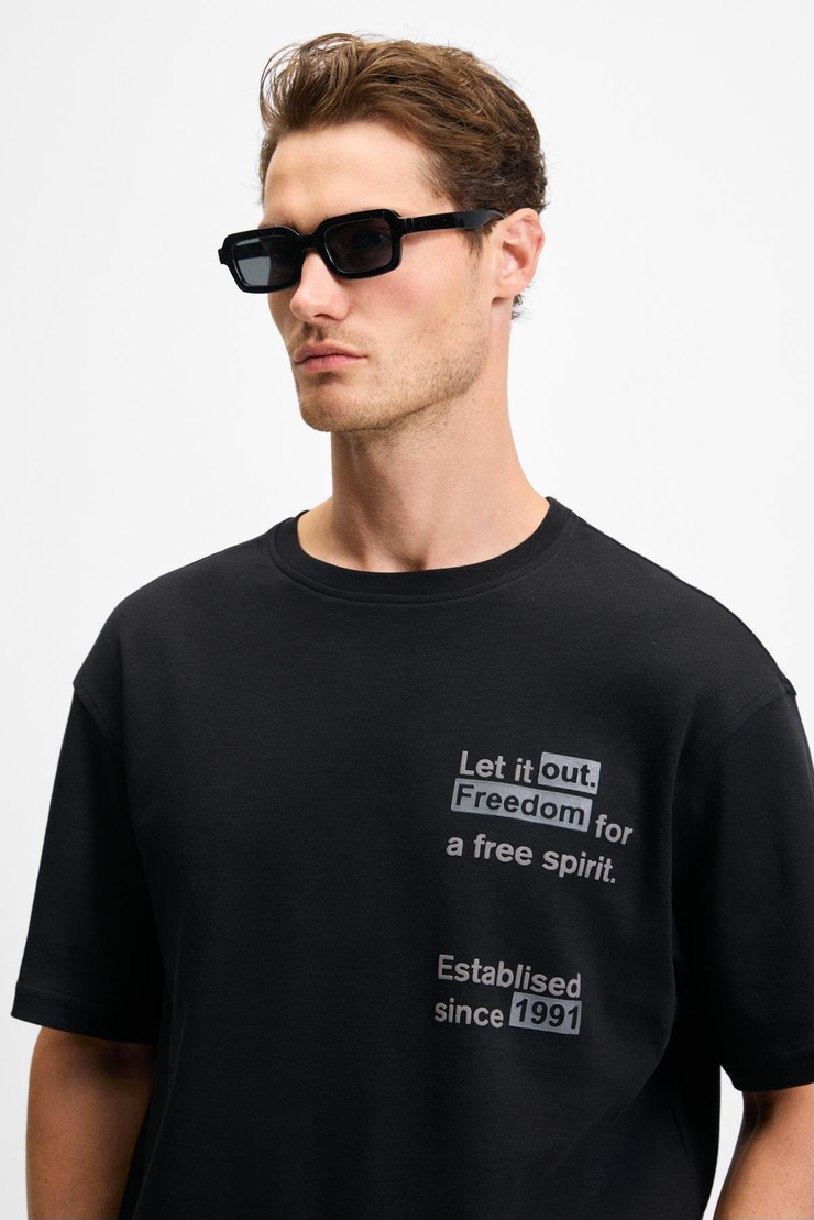 CODY Erkek Regular Fit Özel Dokulu Kalın Kumaşlı Önü Nakış Ve Baskılı Organik Pamuklu Siyah T-Shirt