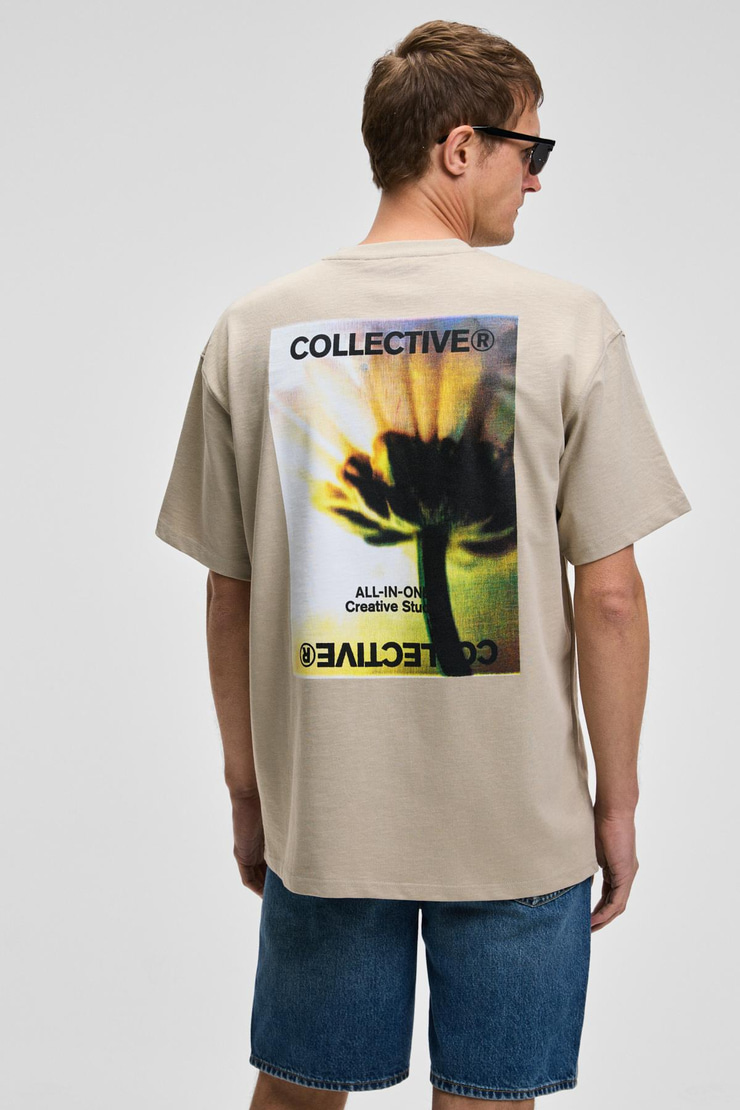 COLLECTIVE Erkek Ön Nakış Arka Baskı Detaylı %100 Organik Pamuk Oversize Kısa Kol Taş Rengi T-Shirt