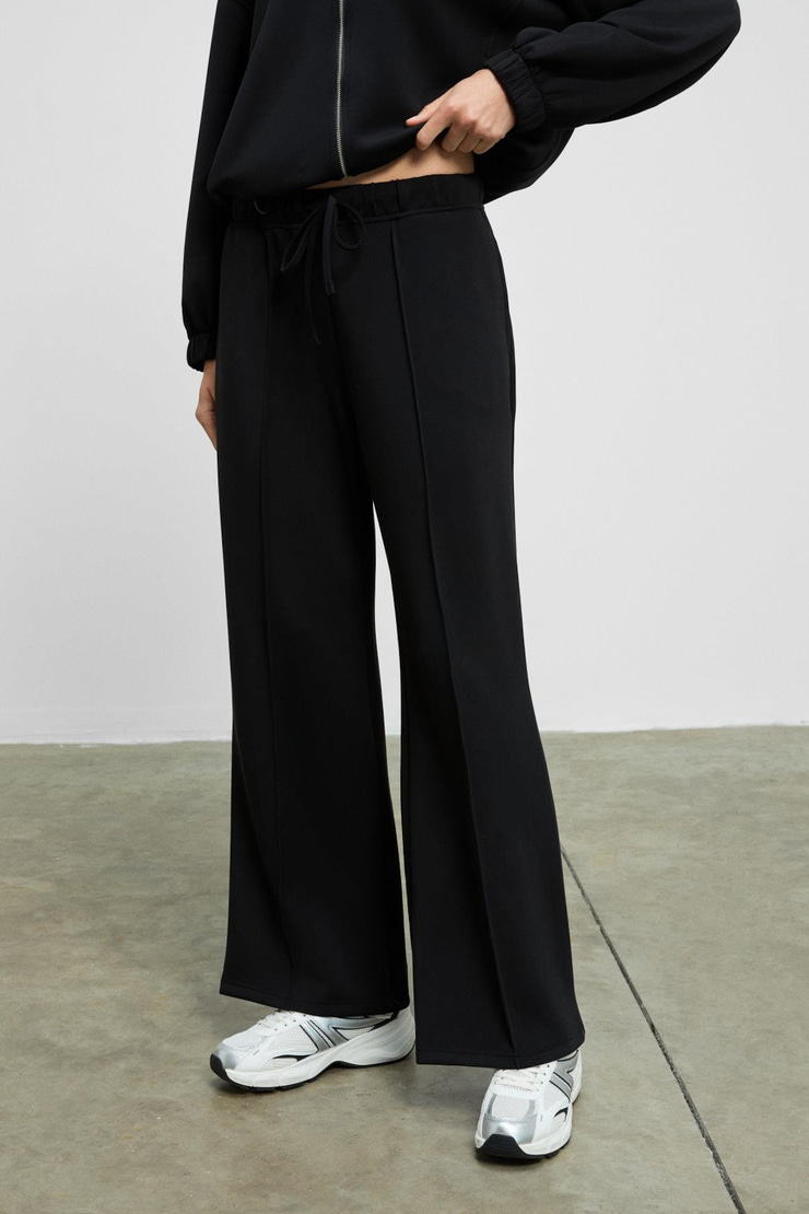 COMFY Kadın Yumuşak Ve Esnek Kumaşlı Çift Cepli Beli Lastikli Relaxed Fit Siyah Eşofman Altı