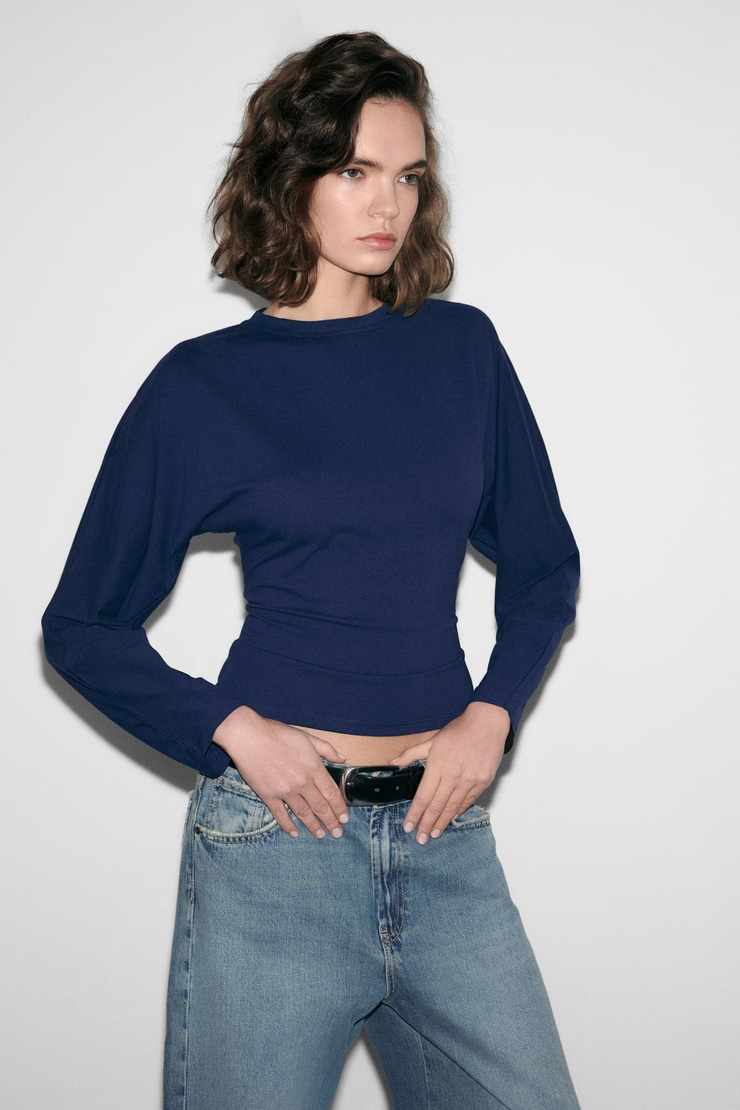 COMINO Kadın Yuvarlak Yaka Vücuda Oturan Esnek Kumaşlı Slim Fit Lacivert Bluz