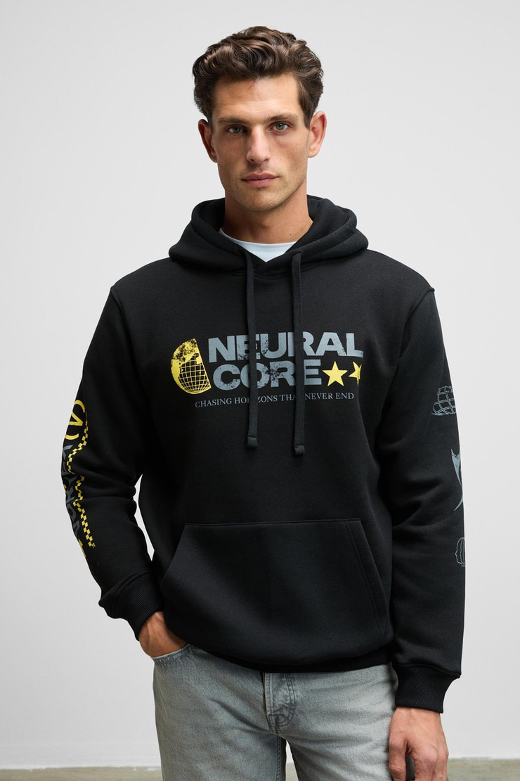 CORNELIUS Erkek Önü Ve Kolları Baskılı Kapüşonlu Kordonlu Kanguru Cepli Siyah Sweatshirt