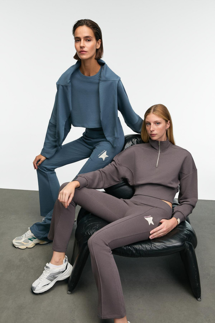 DAVIRA Kadın Pamuklu Baskı Ve Patch Detaylı Yanları Cepli Regular Petrol Mavisi Eşofman Altı