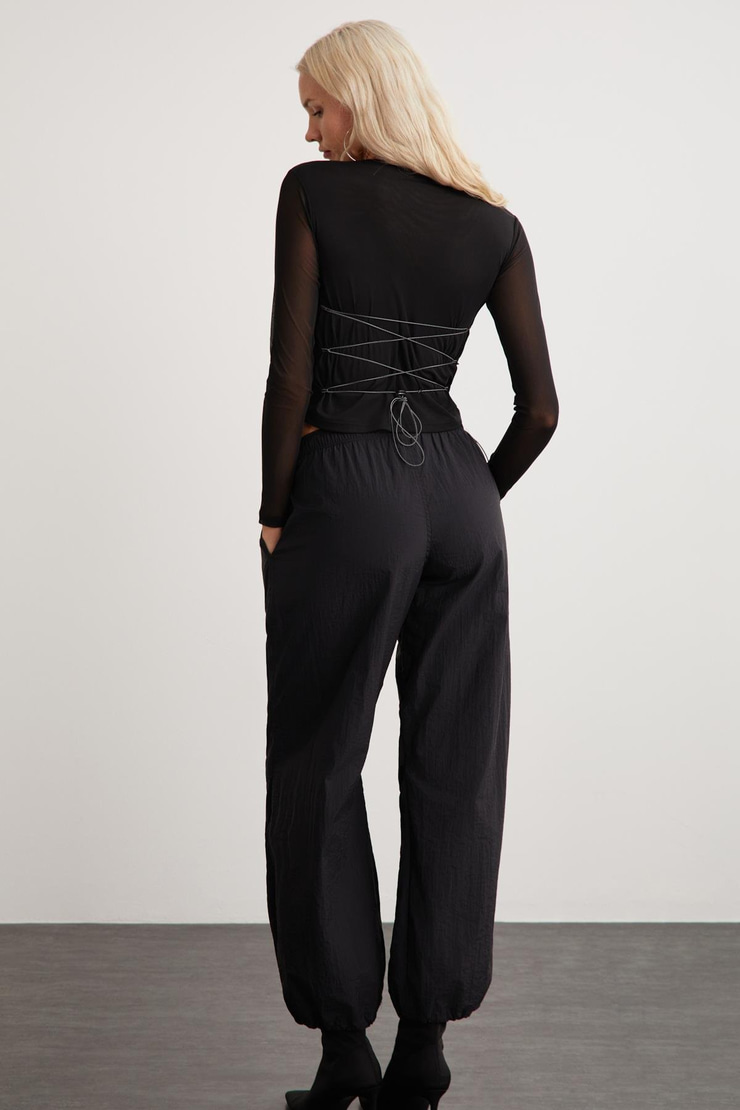 Derry Kadın Bisiklet Yaka Arka Bağlama Detaylı Tül Crop Siyah Bluz