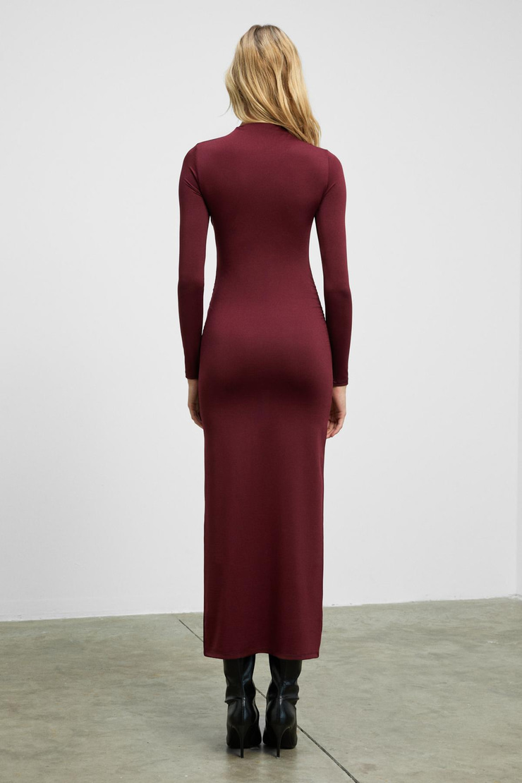 EFLOUR Kadın Dik Yakalı Büzgü Detaylı Esnek Kumaşlı Uzun Bordo Elbise