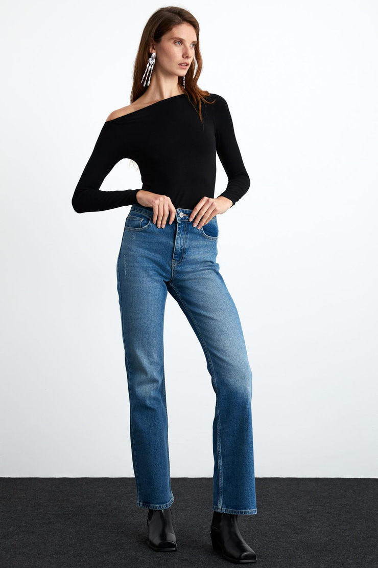 EMELY Kadın Viskon Likralı Kayık Yaka Tek Omuz Dekolteli Siyah Bluz