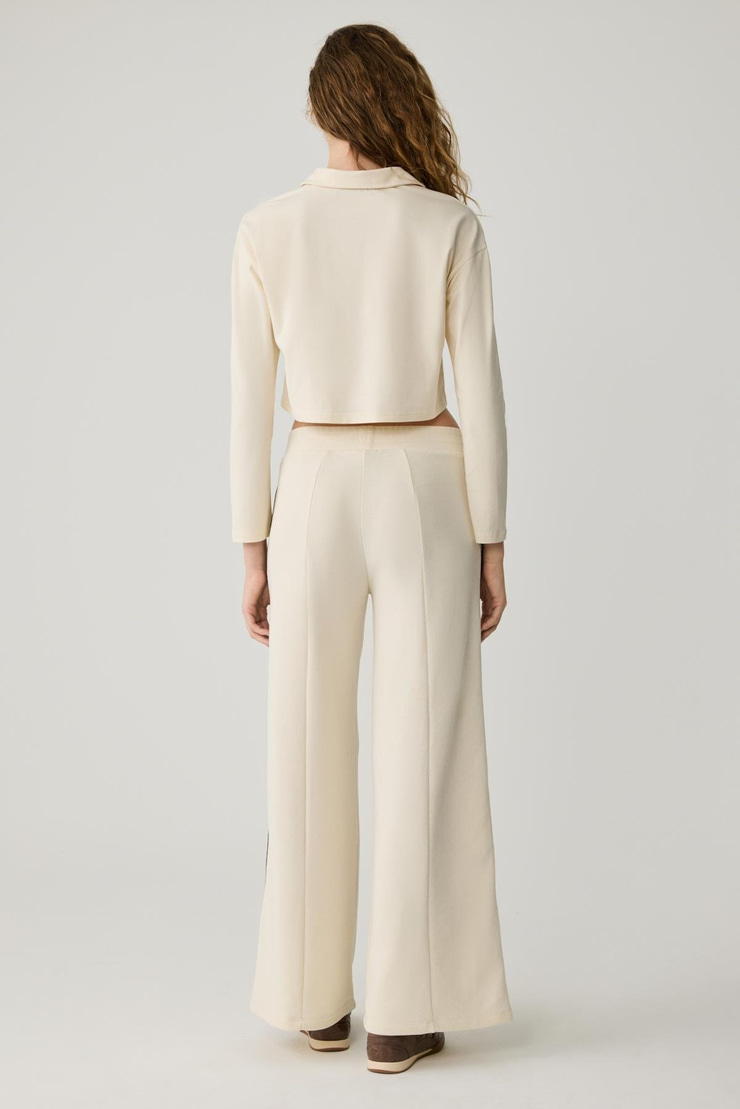 EUDORA Kadın Polo Yaka Patlı Uzun Kollu Baskı Detaylı Ekru T-Shirt