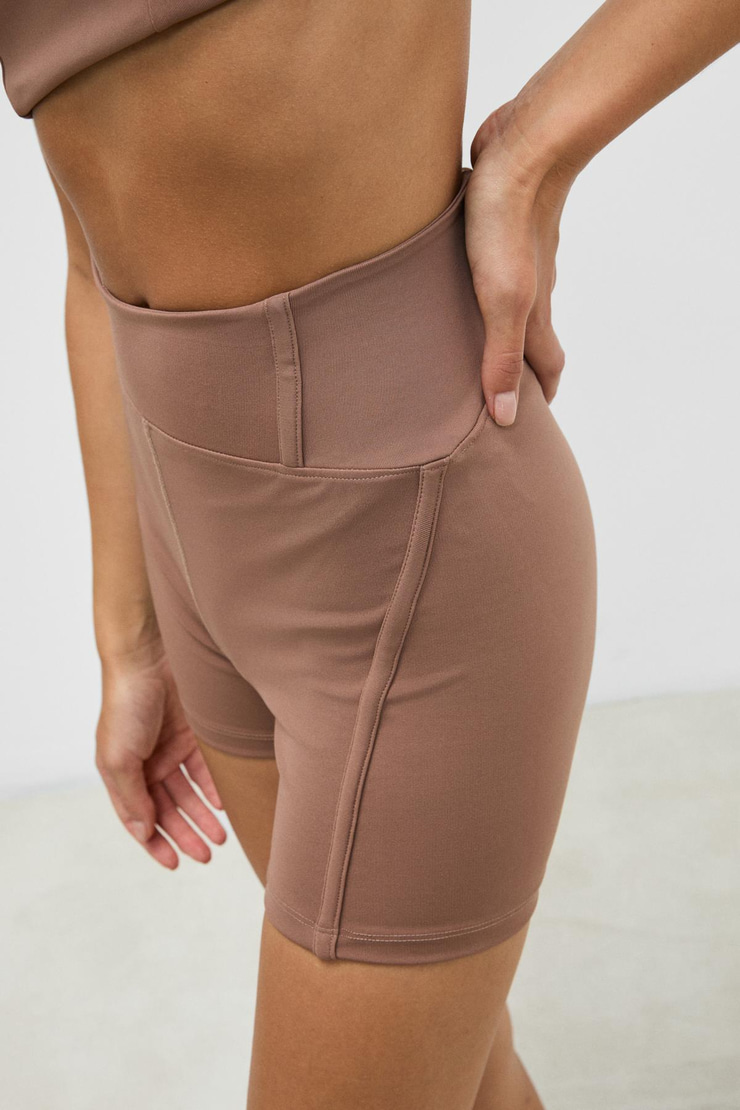 FLINTRA Kadın Yumuşak Ve Esnek Dokulu Biyeli Karyoka Dikişli Baskı Detaylı Kısa Vizon Tayt